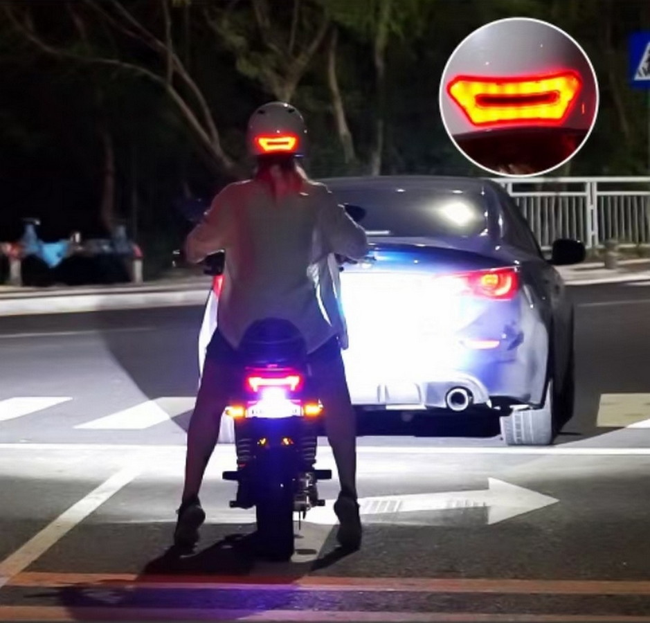 шлем для скутера с поворотниками и светодиодной подсветкой